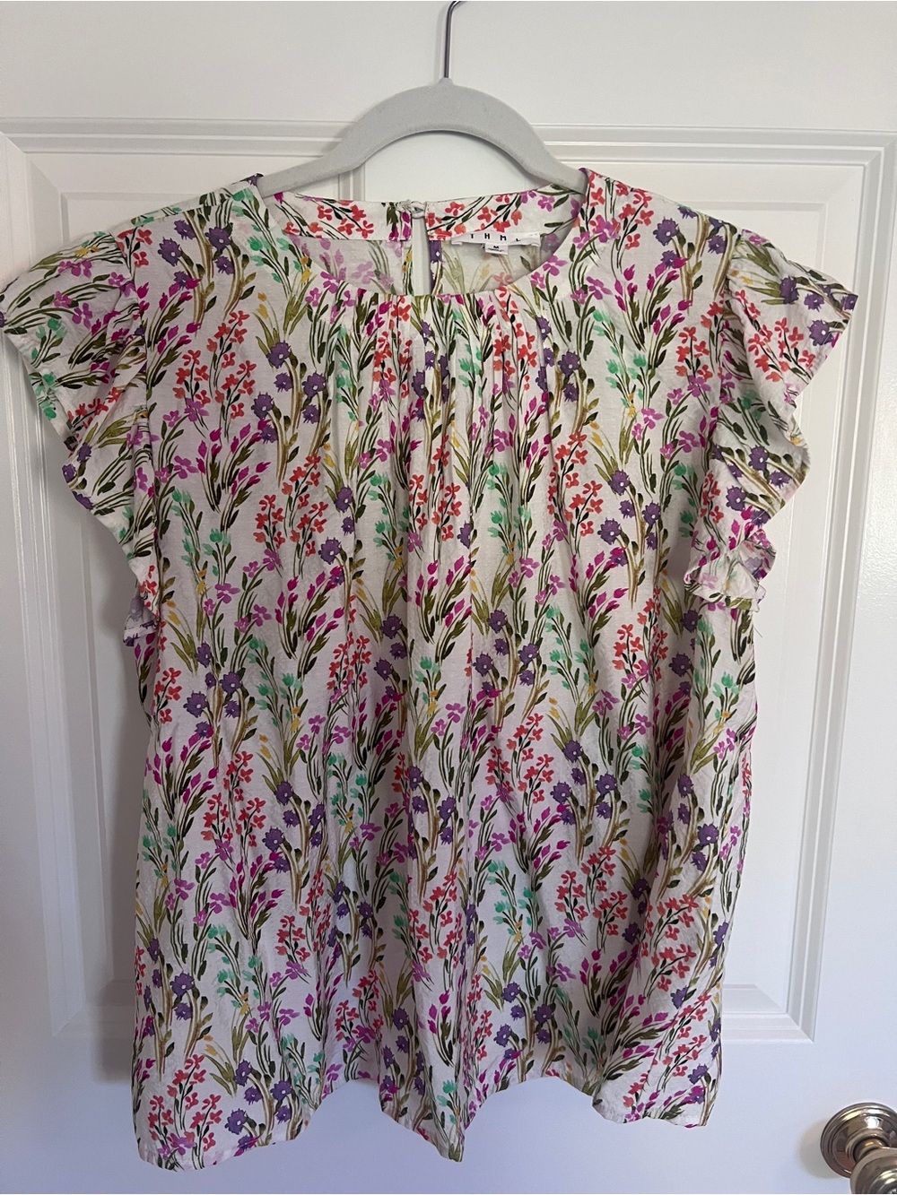 THML Lightweight Floral flutter Sleeve Top - White/Multi color flowers